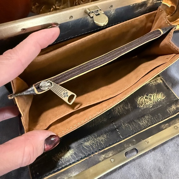 Patricia Nash Metallic Gold Embossed Floral Clutch / Wallet - Picture 4 of 8